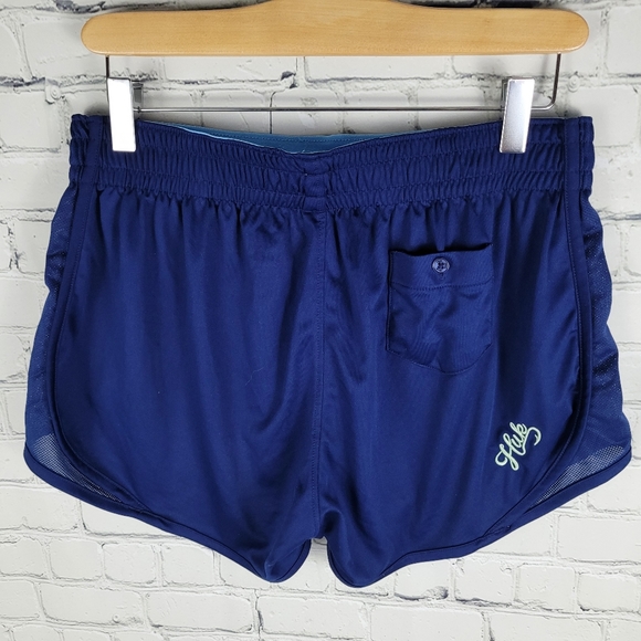 HUK | performance athletic workout gym running fishing shorts - Picture 3 of 5